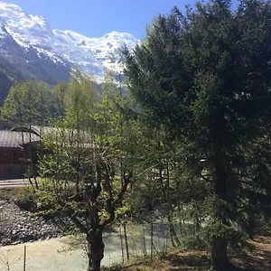 Lumineux Avec Vue Sur Le Massif Du Mont-blanc , Chamonix France